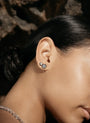 Bouton Lab-Grown Round Brilliant Diamond Stud 1 ct in 18kt gold on model
