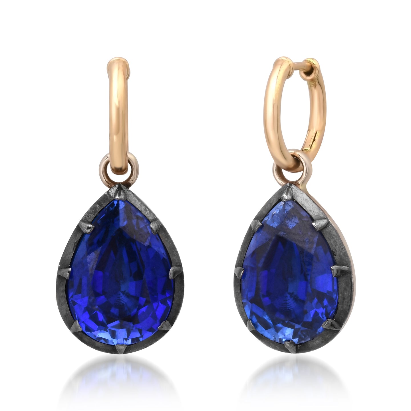 Bouton Re-crystalized Sapphire Button Back Set Pear Shape Hoops