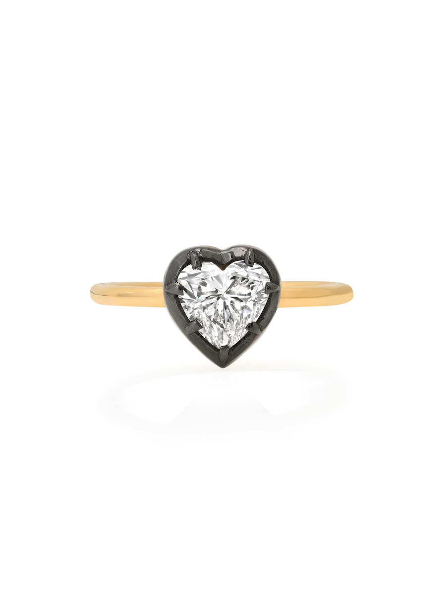 Heart shape lab-grown diamond solitaire ring in 18 karat yellow gold, Bouton setting