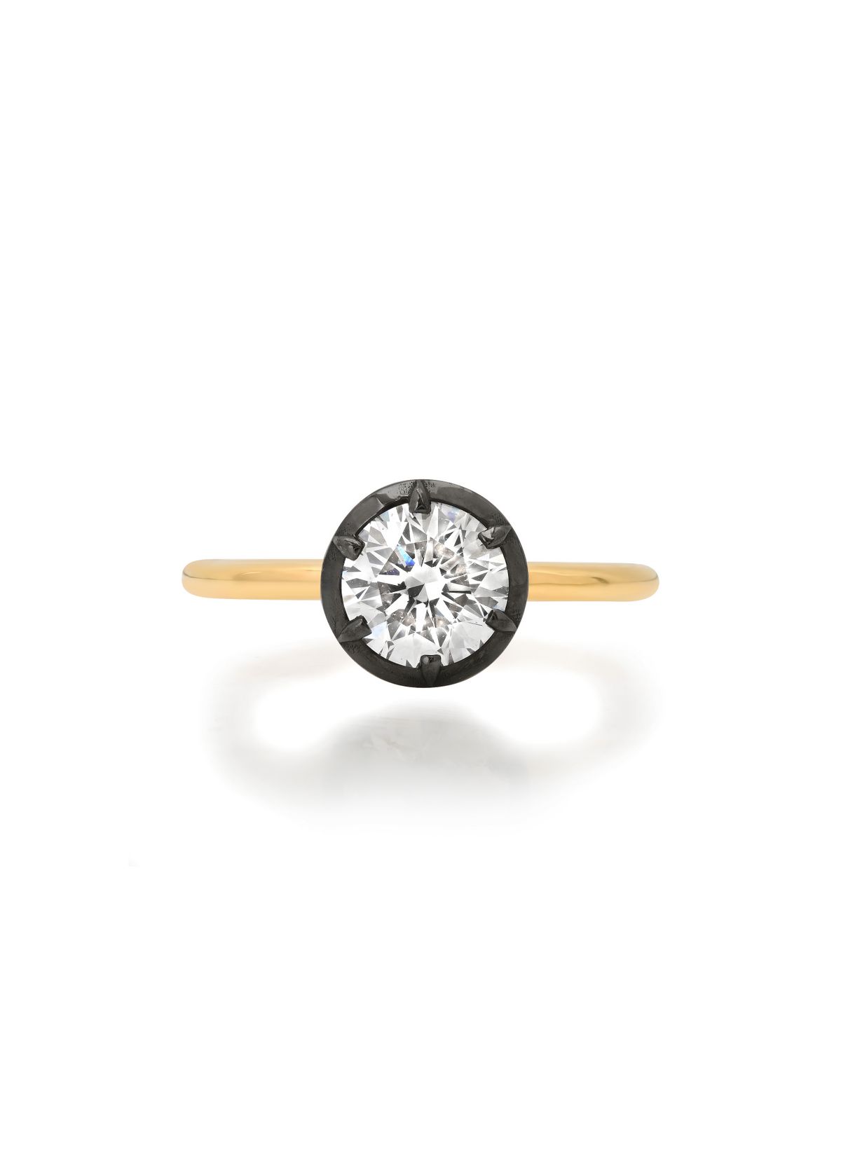 Round brilliant lab-grown diamond solitaire ring in 18 karat yellow gold, Bouton button back setting