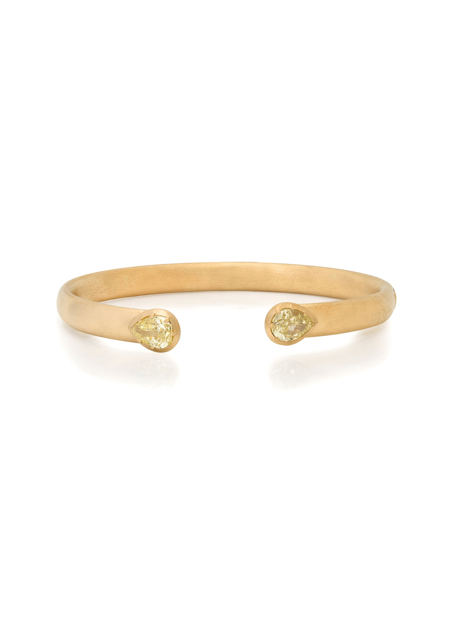 Bouton Fancy Yellow Pear Shape Lab-Grown Diamond Brushed Gold Cuff 2ctw