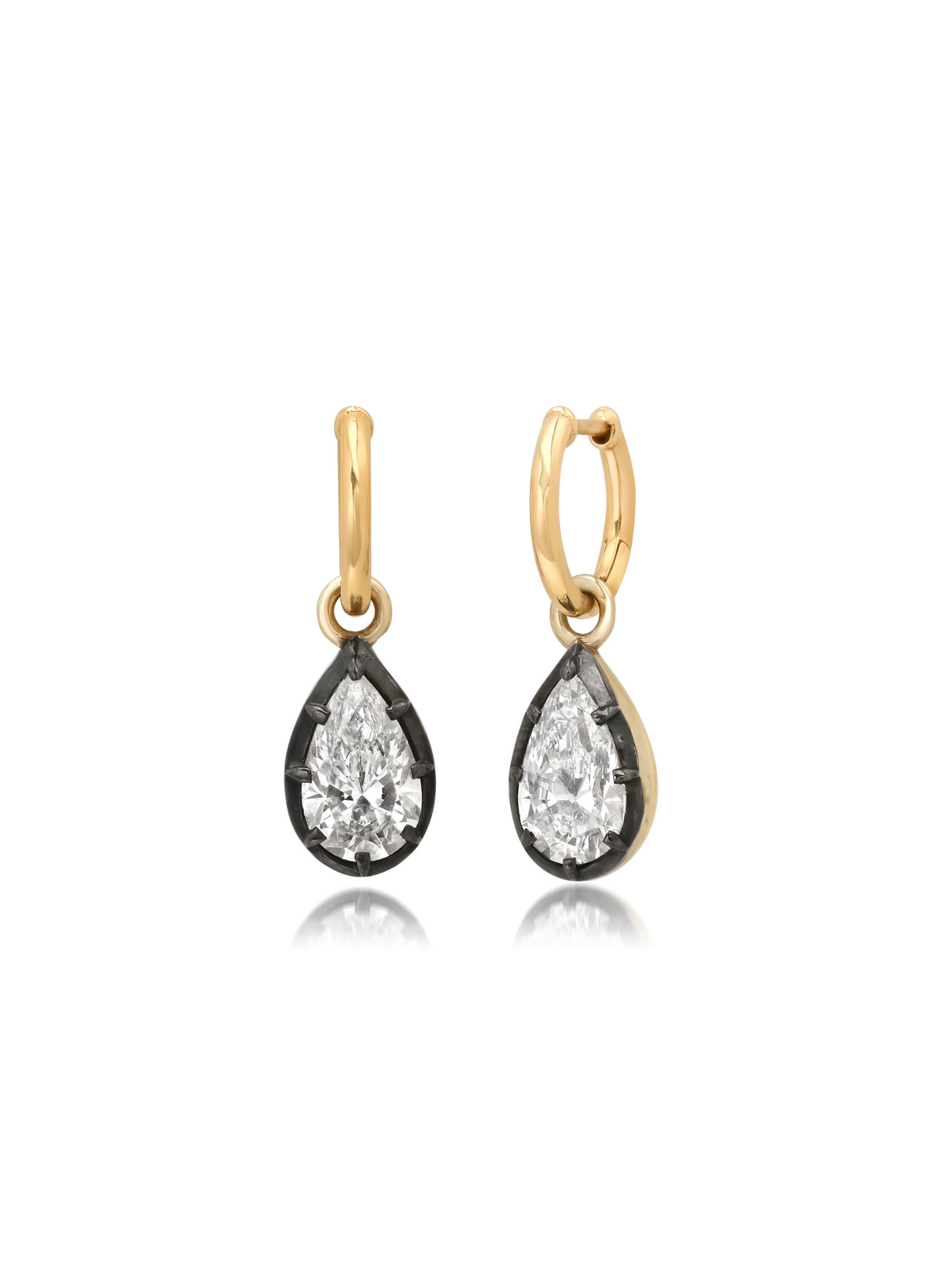 Pear shape lab-grown diamond drop huggie hoops in 18 karat yellow gold, Bouton setting